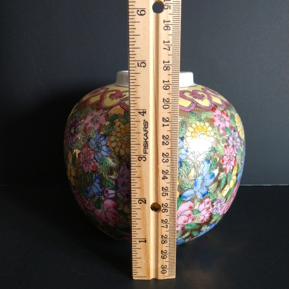 ‼️ SOLD ‼️ Ginger Jar/Vase Handpainted Flowers Hong Kong - Picture 11 of 13